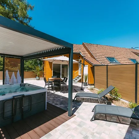 Leha Avec Jacuzzi A Pour 5 Personnes Ferienhaus Rimbachzell