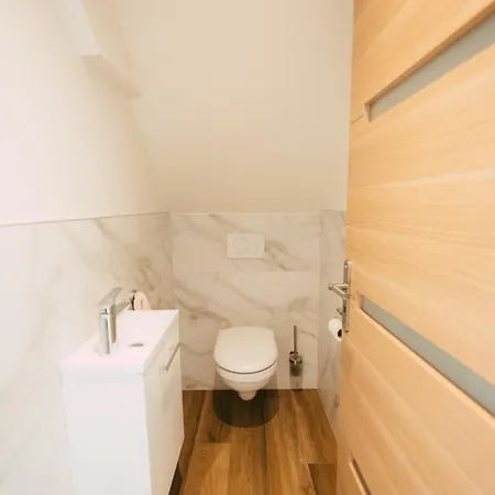 Leha Avec Jacuzzi A Pour 5 Personnes Rimbachzell