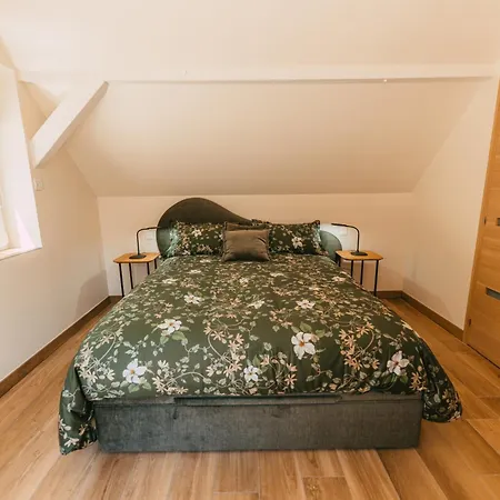 Leha Avec Jacuzzi A Pour 5 Personnes Feriehus