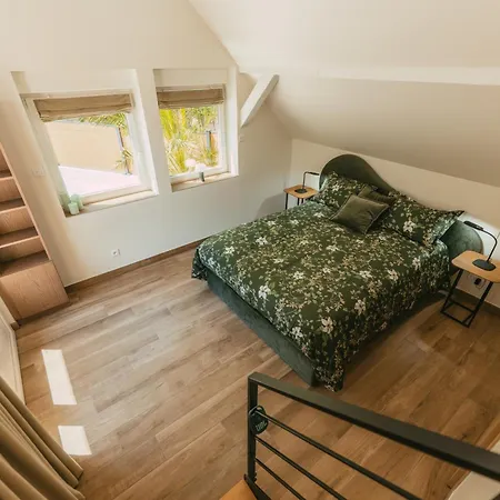 Leha Avec Jacuzzi A Pour 5 Personnes