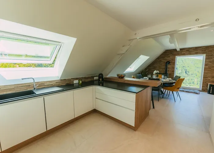 Hébergement de vacances Leha Avec Jacuzzi à Pour 5 Personnes