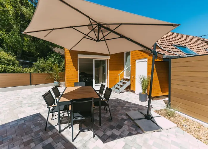 Leha Avec Jacuzzi à Pour 5 Personnes Hébergement de vacances *