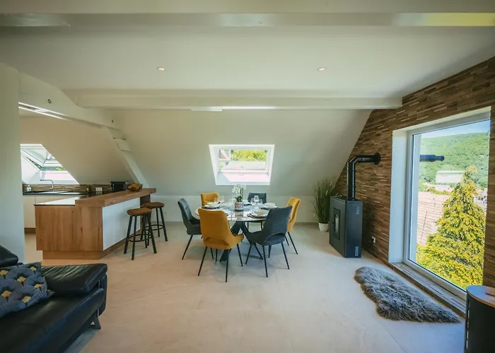 Hébergement de vacances Leha Avec Jacuzzi à Pour 5 Personnes *